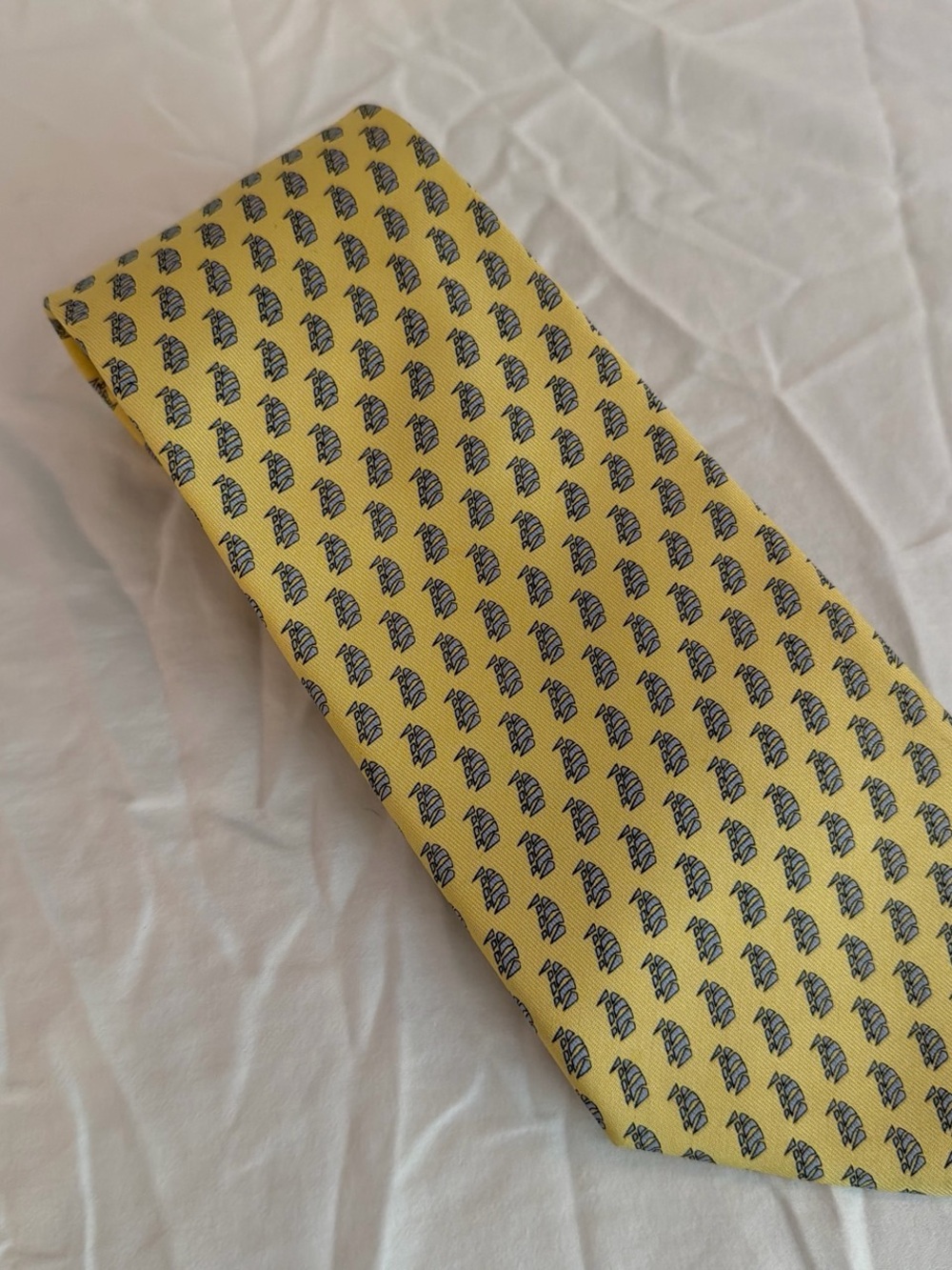⚓️Vineyard Vines Yellow Tie with Nautical Pattern